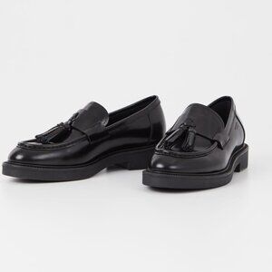 Vagabond Alex W Black Leather Loafers w/ Tassles Size US 8.5/ EU 39